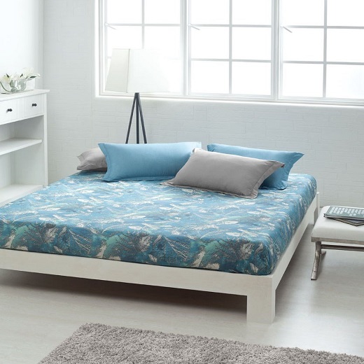 The Aigeiros Colle Double Comforter